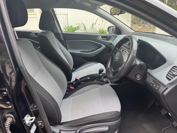 Used Hyundai i20 2016 for sale - 76306893: Photo 19