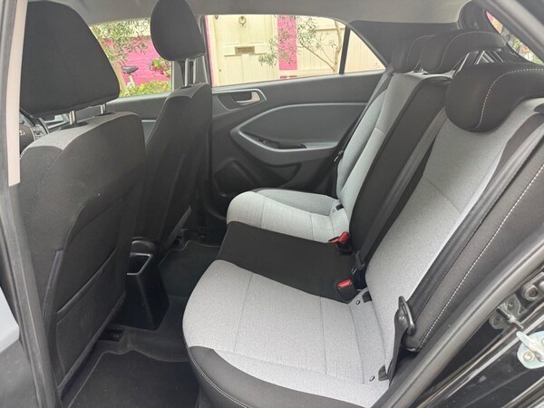 Used Hyundai i20 2016 for sale - 76306893: Photo 24