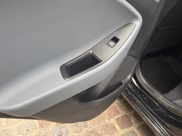 Used Hyundai i20 2016 for sale - 76306893: Photo 32