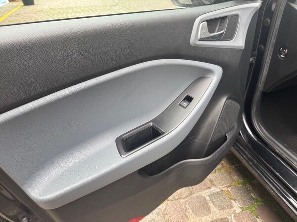 Used Hyundai i20 2016 for sale - 76306893: Photo 33