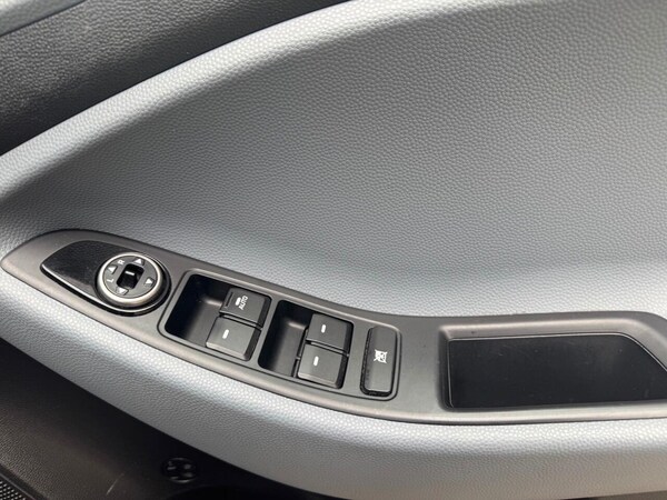 Used Hyundai i20 2016 for sale - 76306893: Photo 34