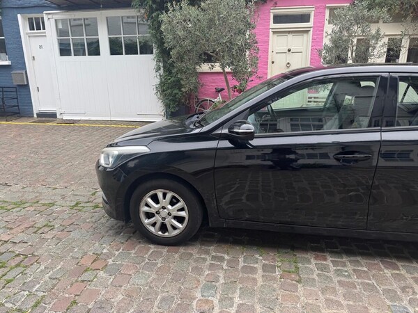 Used Hyundai i20 2016 for sale - 76306893: Photo 9
