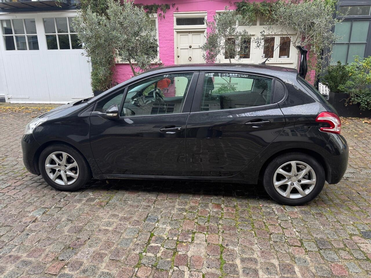 Used Peugeot 208 2012 for sale - 76425435: Photo 10
