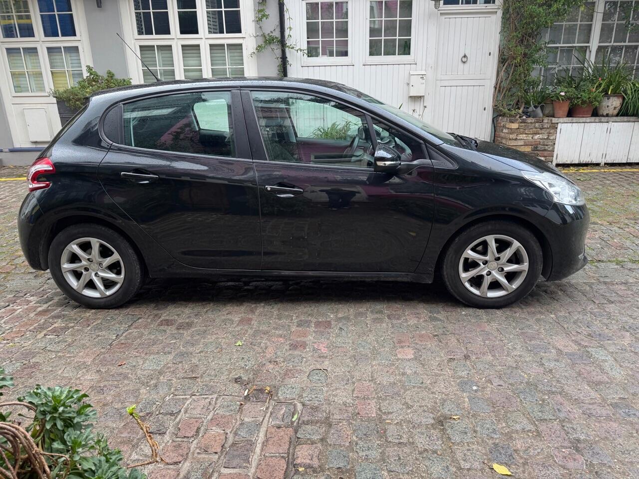 Used Peugeot 208 2012 for sale - 76425435: Photo 13