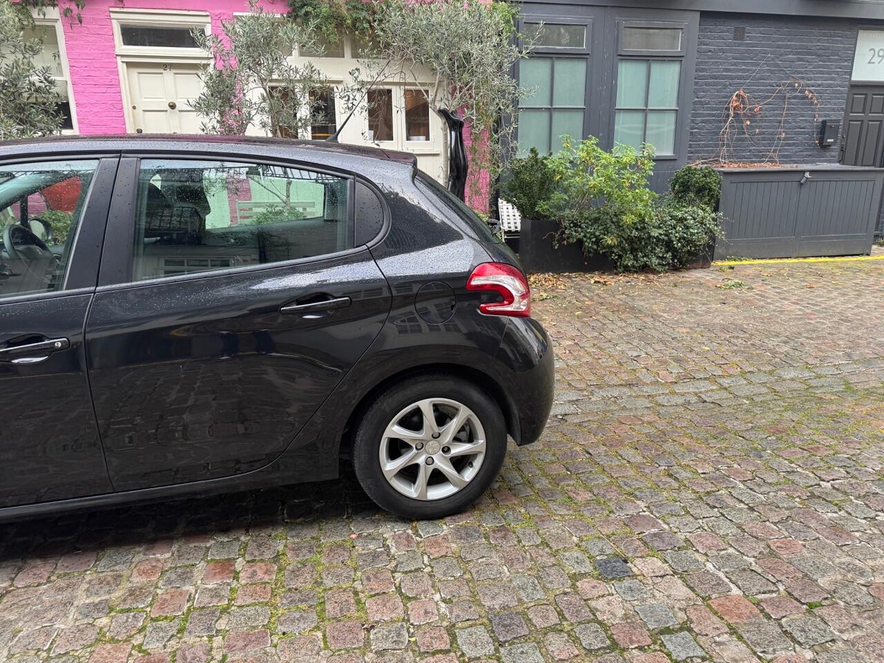 Used Peugeot 208 2012 for sale - 76425435: Photo 15