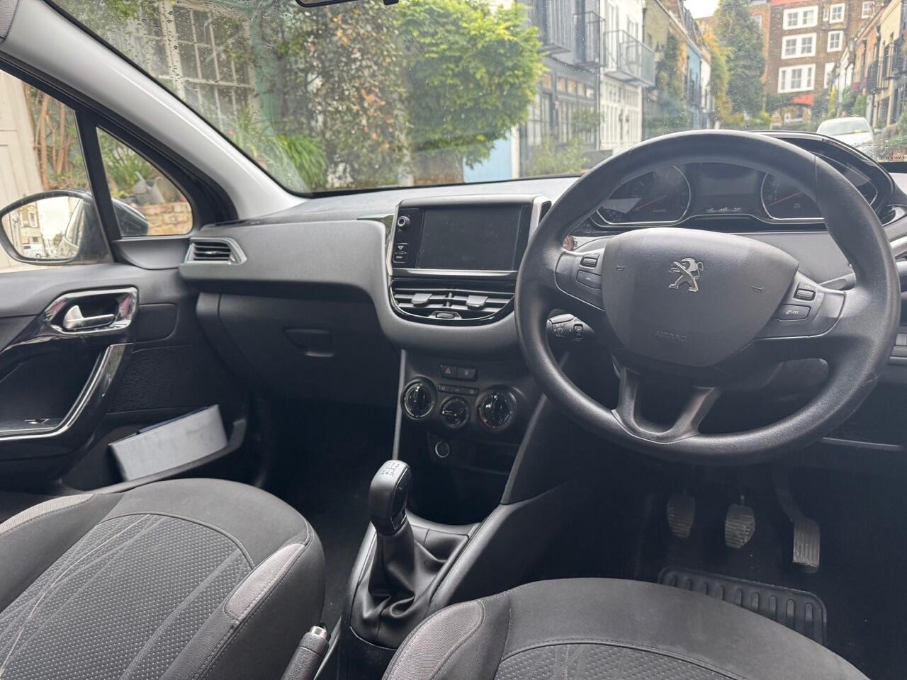 Used Peugeot 208 2012 for sale - 76425435: Photo 17