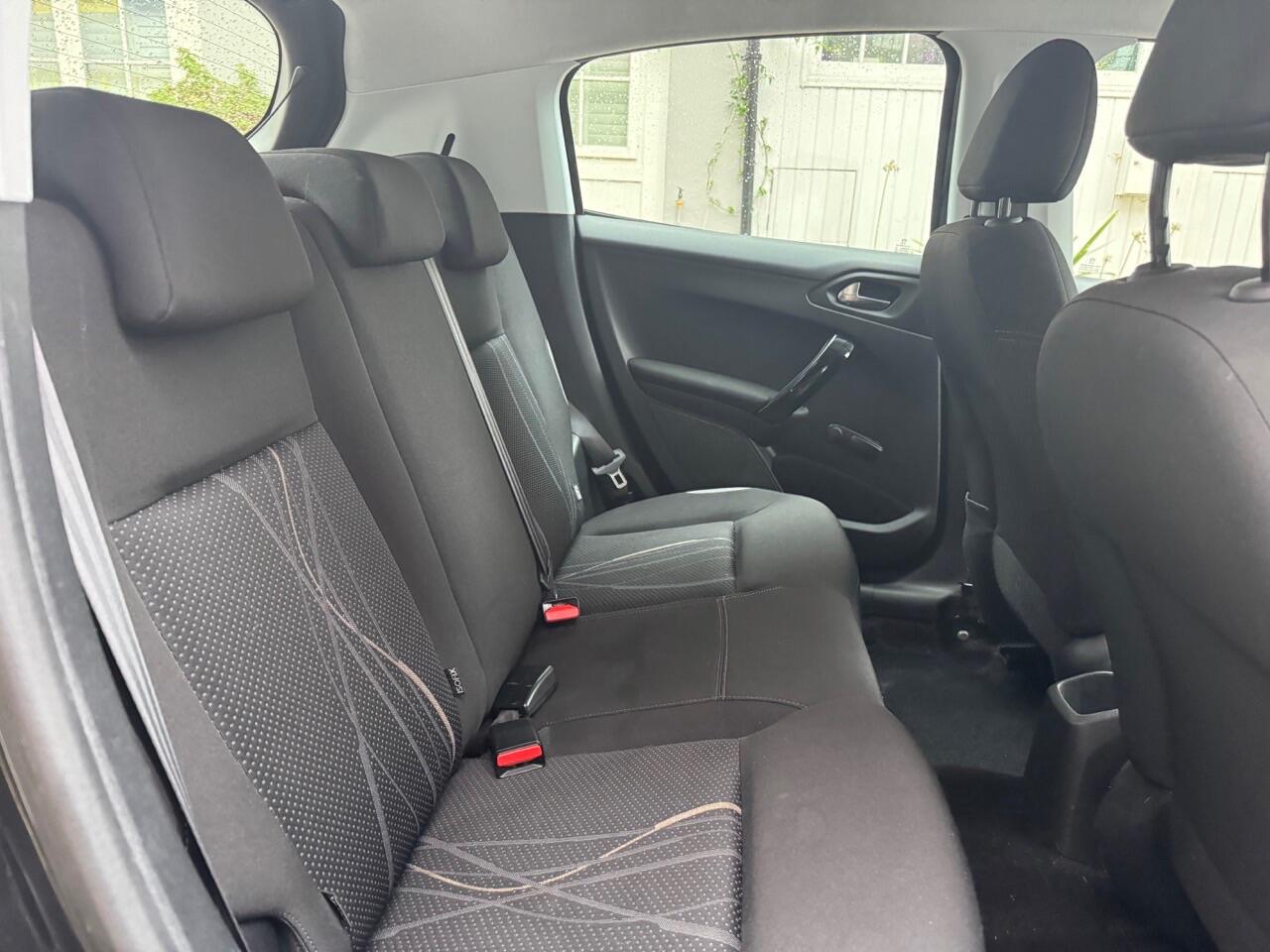 Used Peugeot 208 2012 for sale - 76425435: Photo 18