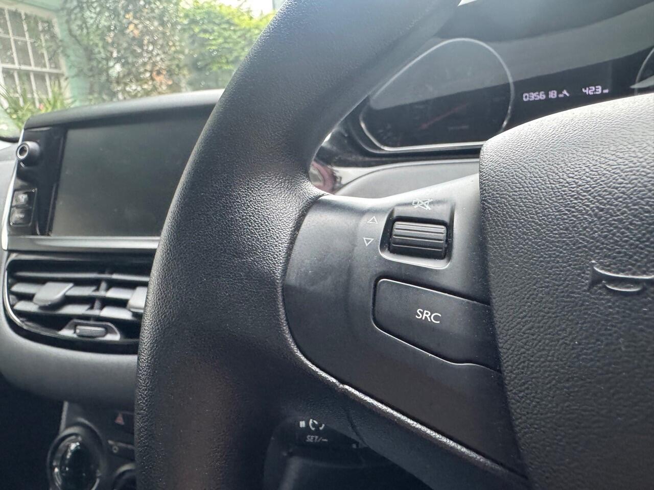 Used Peugeot 208 2012 for sale - 76425435: Photo 22