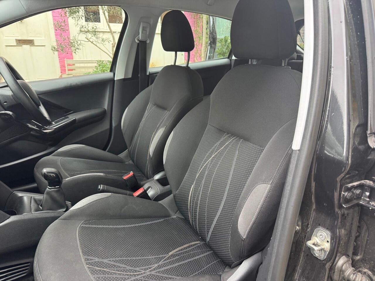 Used Peugeot 208 2012 for sale - 76425435: Photo 42