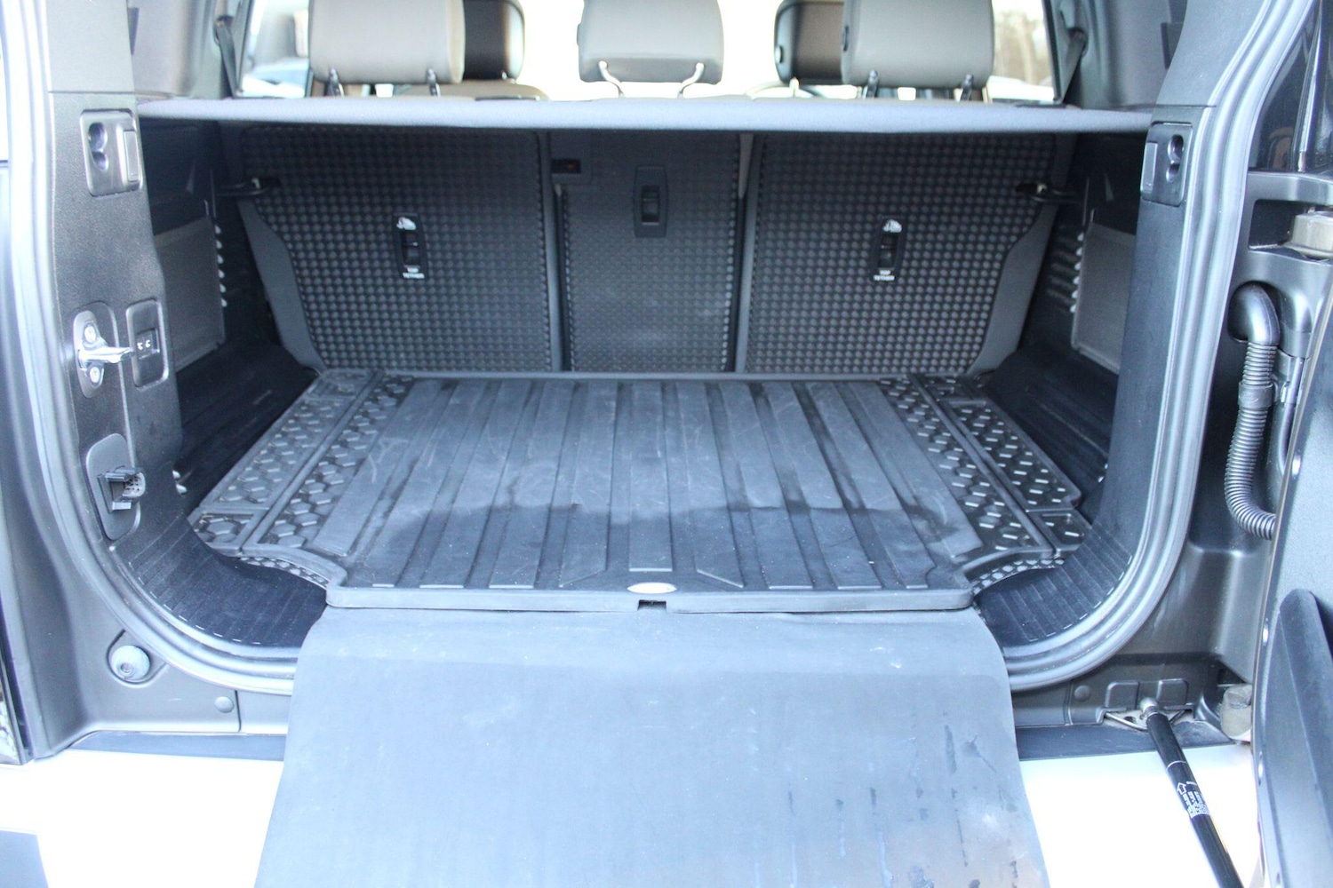 Used Land Rover Defender 2023 for sale - 77016702: Photo 10