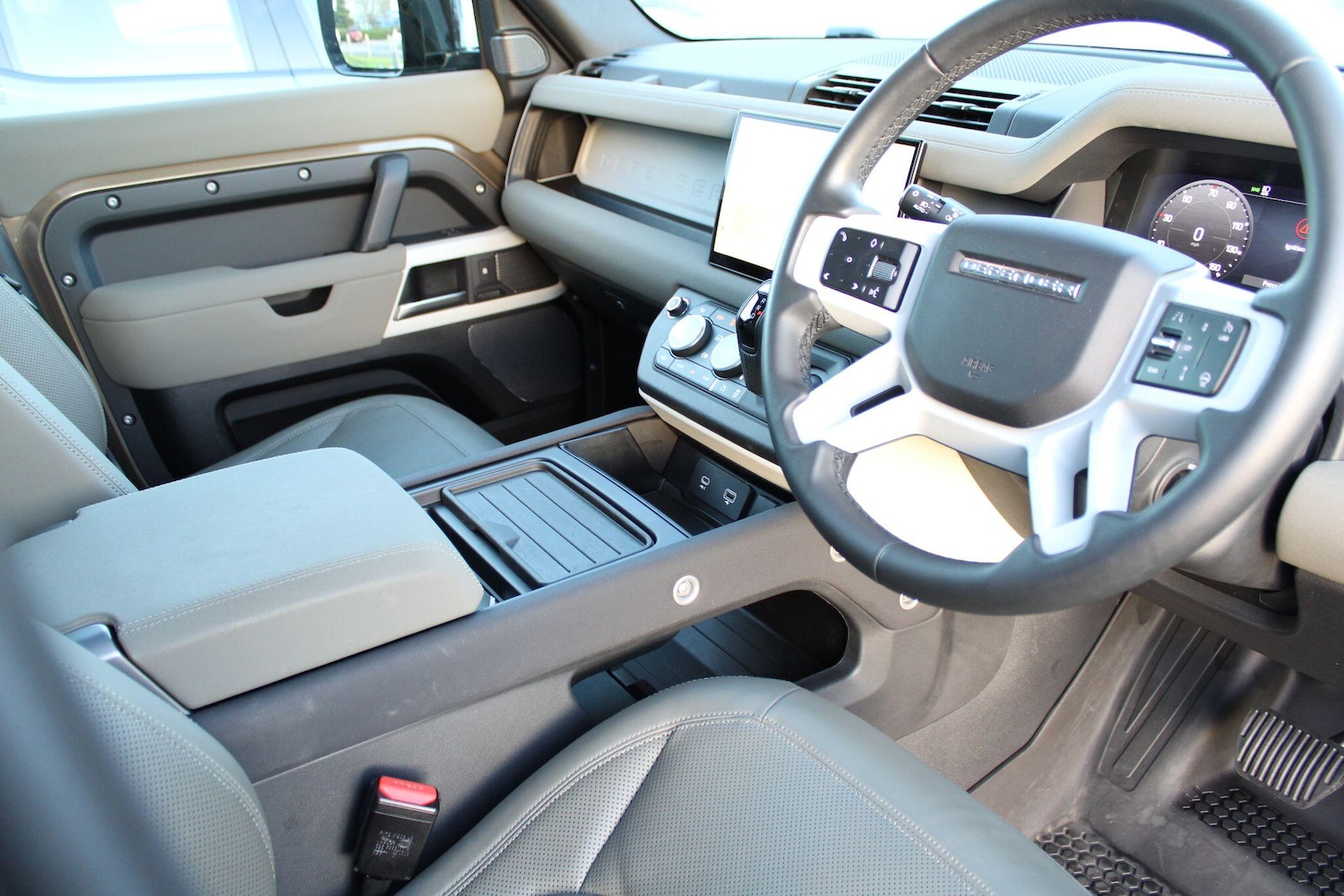 Used Land Rover Defender 2023 for sale - 77016702: Photo 11