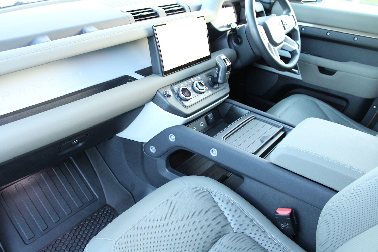 Used Land Rover Defender 2023 for sale - 77016702: Photo 13