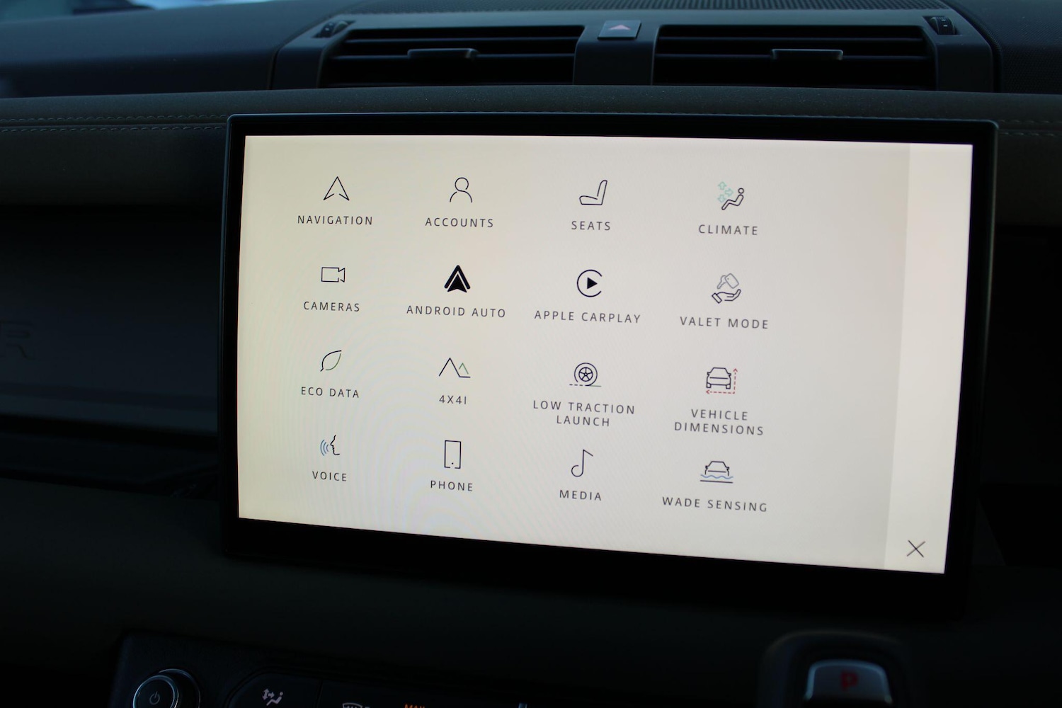 Used Land Rover Defender 2023 for sale - 77016702: Photo 15