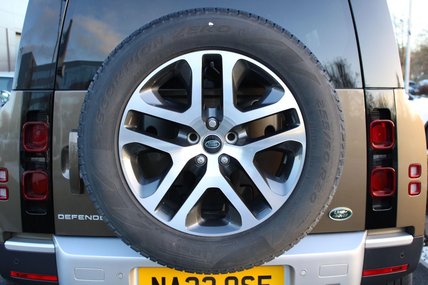 Used Land Rover Defender 2023 for sale - 77016702: Photo 24