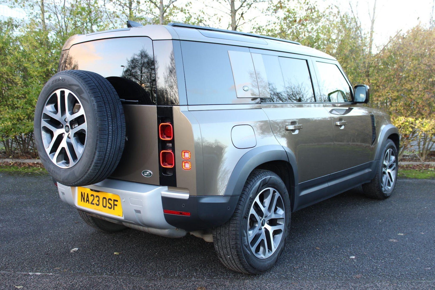 Used Land Rover Defender 2023 for sale - 77016702: Photo 3