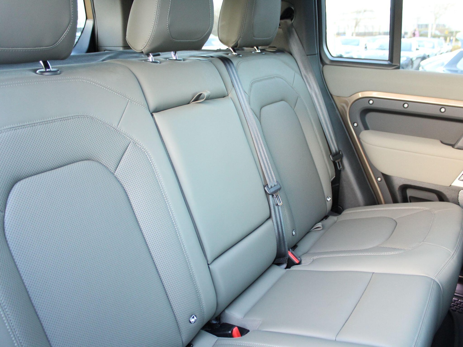 Used Land Rover Defender 2023 for sale - 77016702: Photo 30