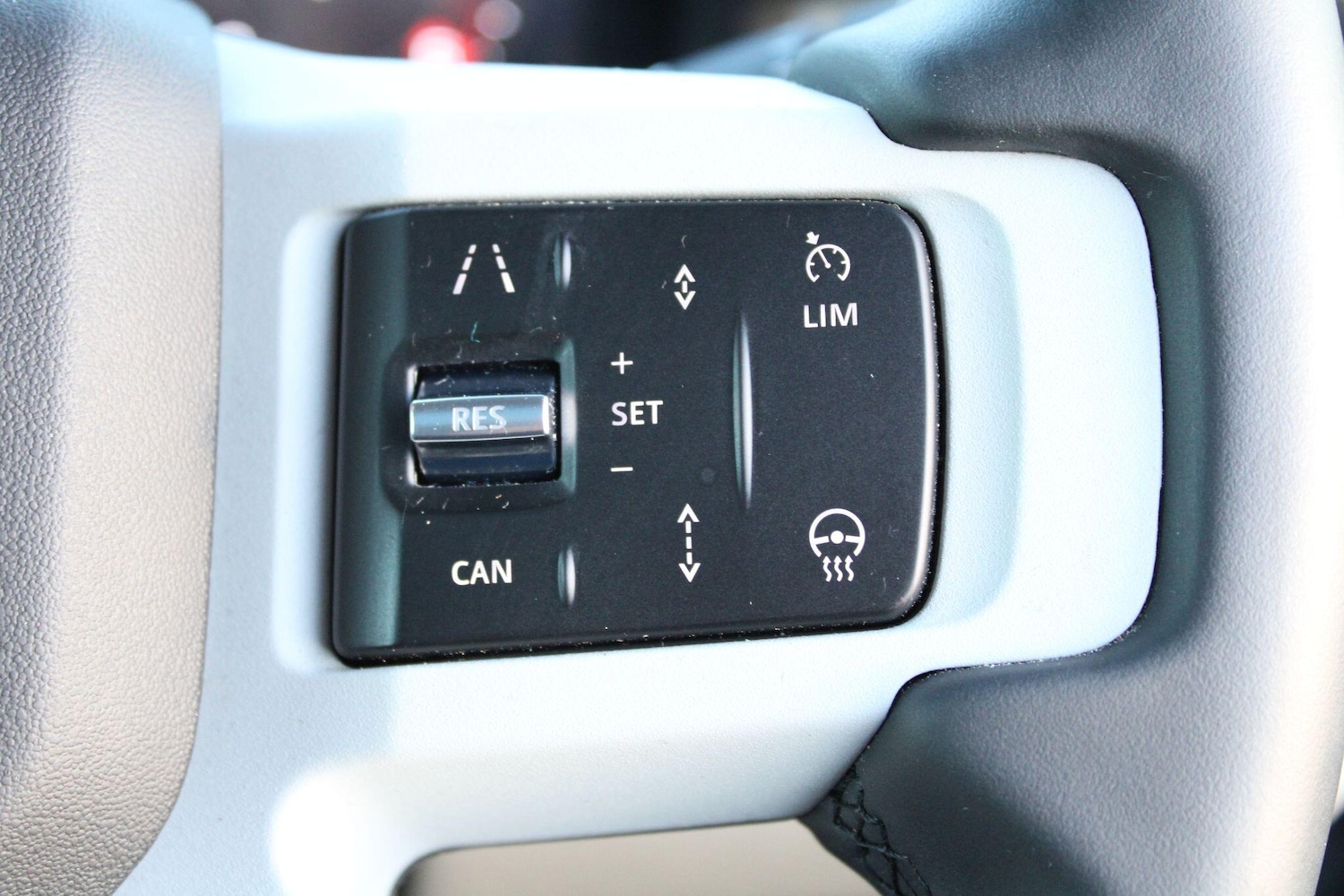 Used Land Rover Defender 2023 for sale - 77016702: Photo 36