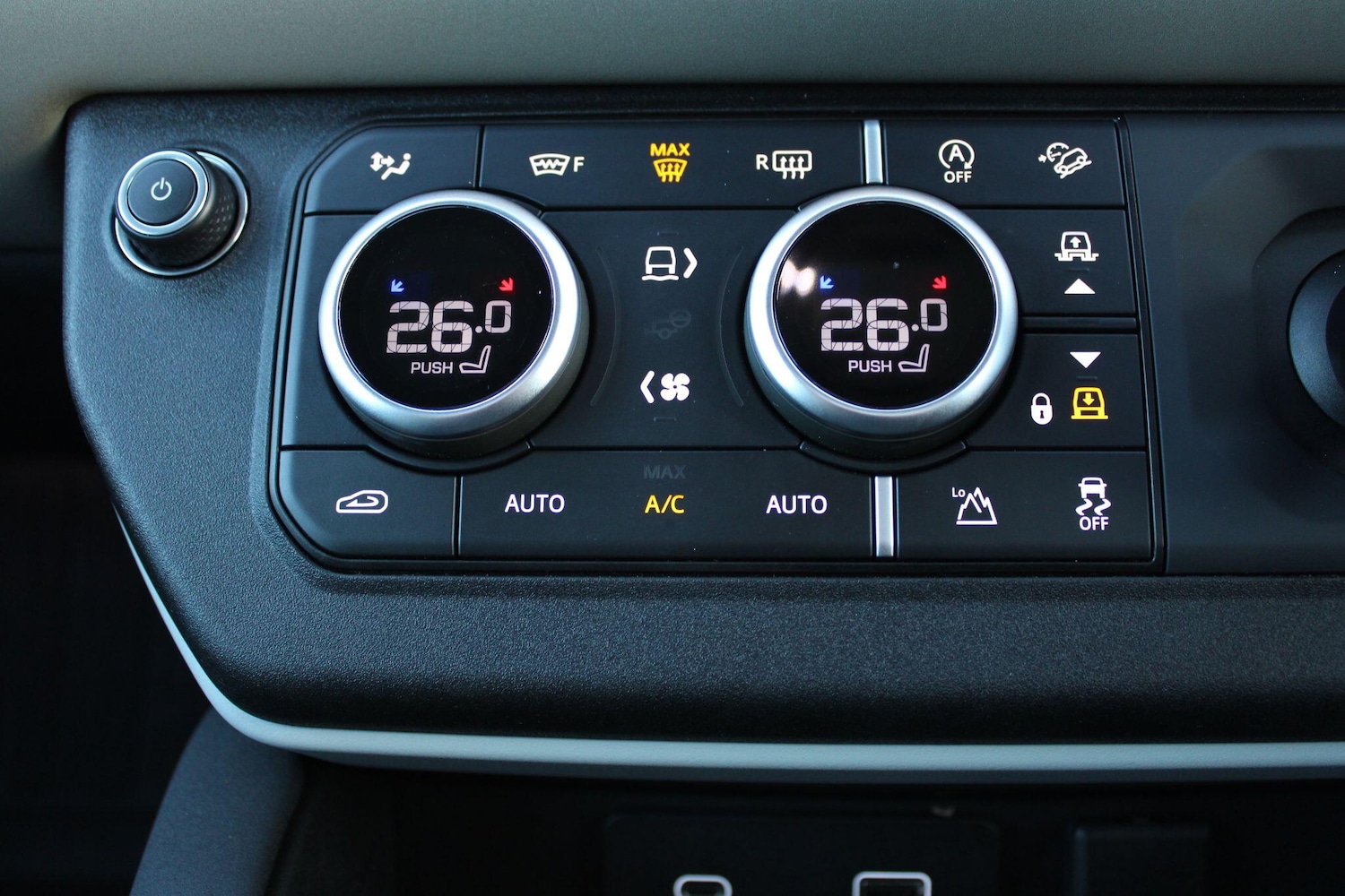 Used Land Rover Defender 2023 for sale - 77016702: Photo 38