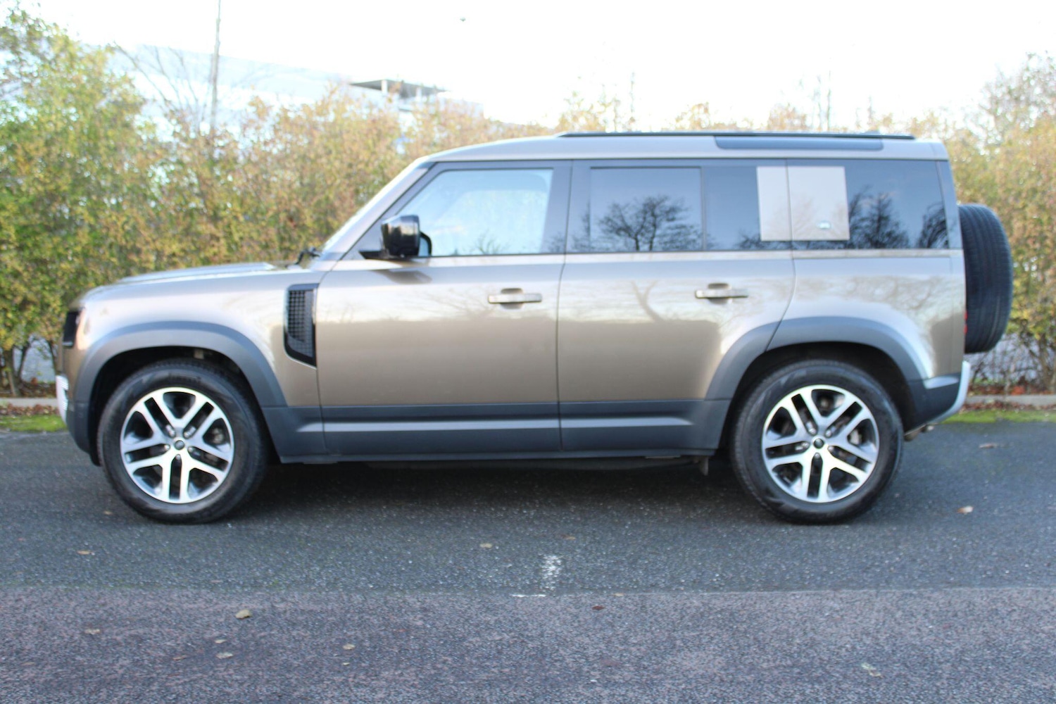 Used Land Rover Defender 2023 for sale - 77016702: Photo 6