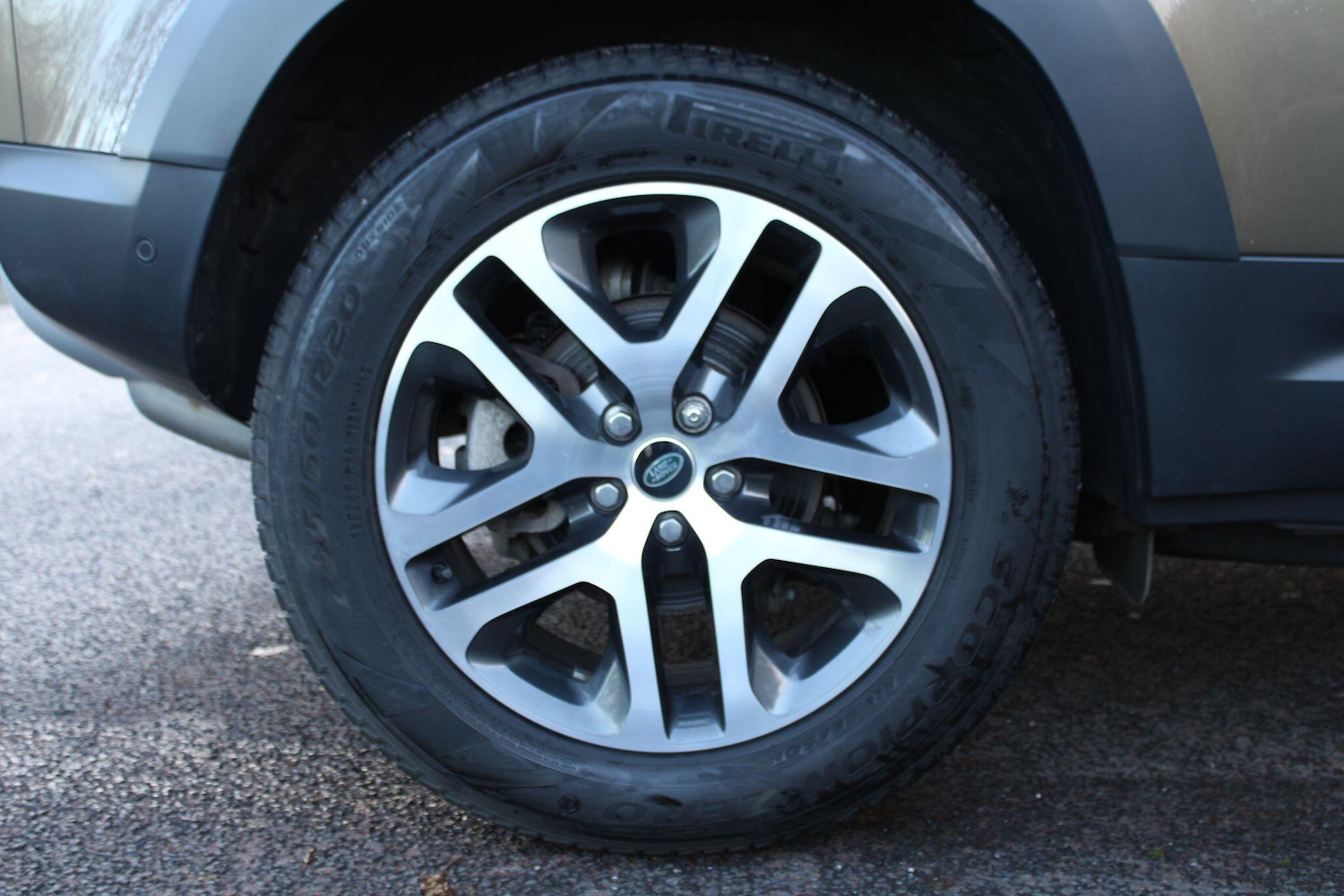 Used Land Rover Defender 2023 for sale - 77016702: Photo 9