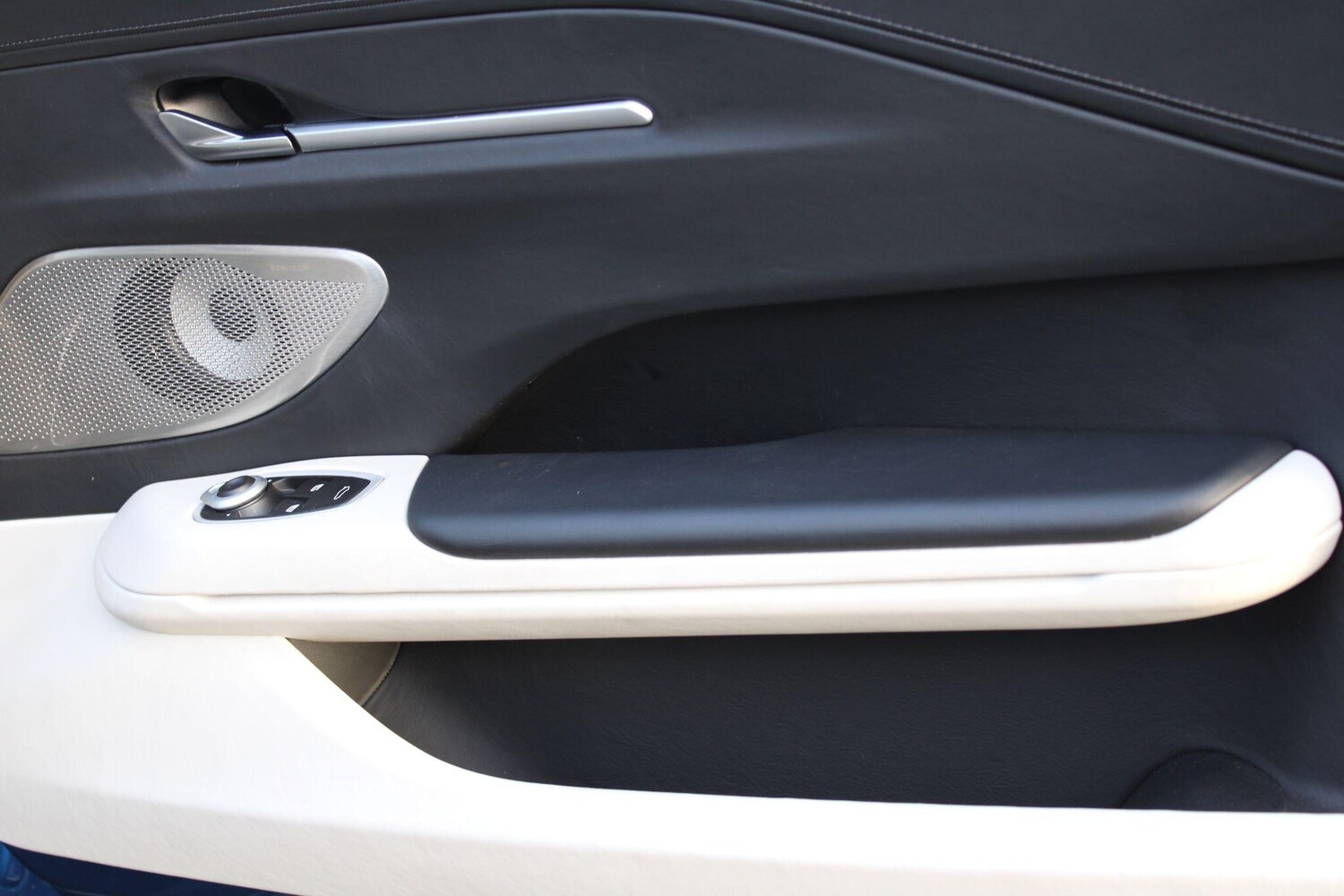 Used Aston Martin Vantage 2025 for sale - 77978300: Photo 25