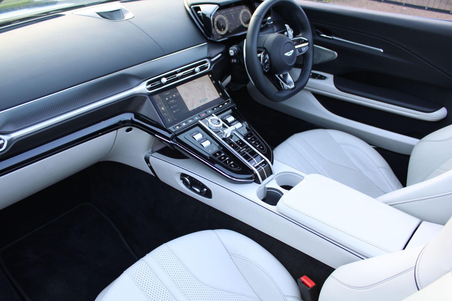 Used Aston Martin Vantage 2025 for sale - 77978300: Photo 34