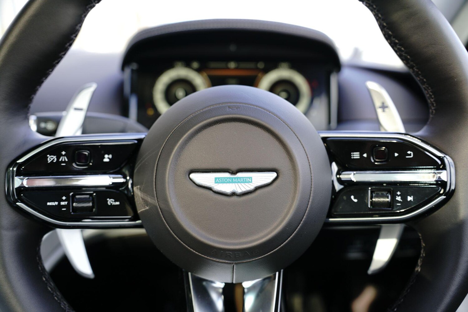 Used Aston Martin V8 for sale - 78127347: Photo 12