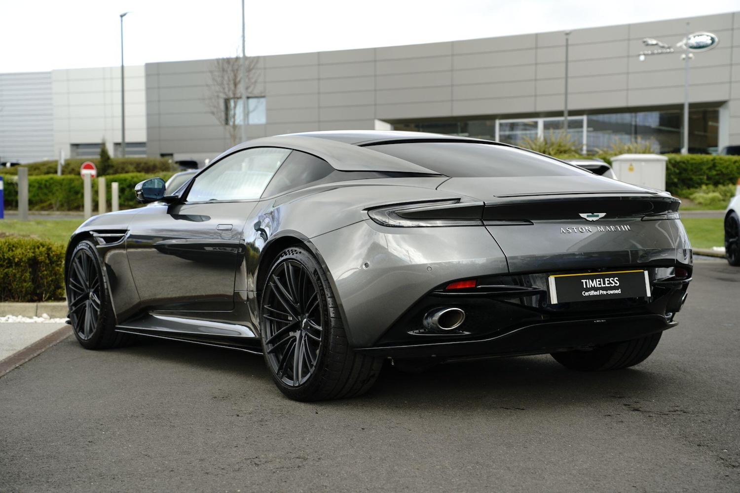 Used Aston Martin V8 for sale - 78127347: Photo 4