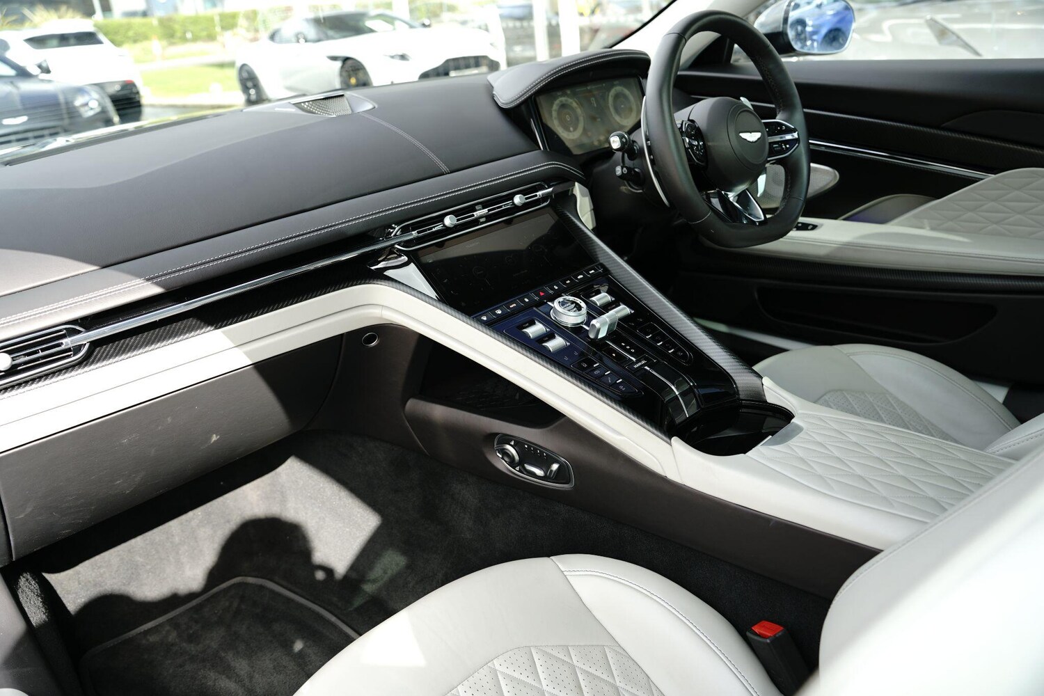 Used Aston Martin V8 for sale - 78127347: Photo 9