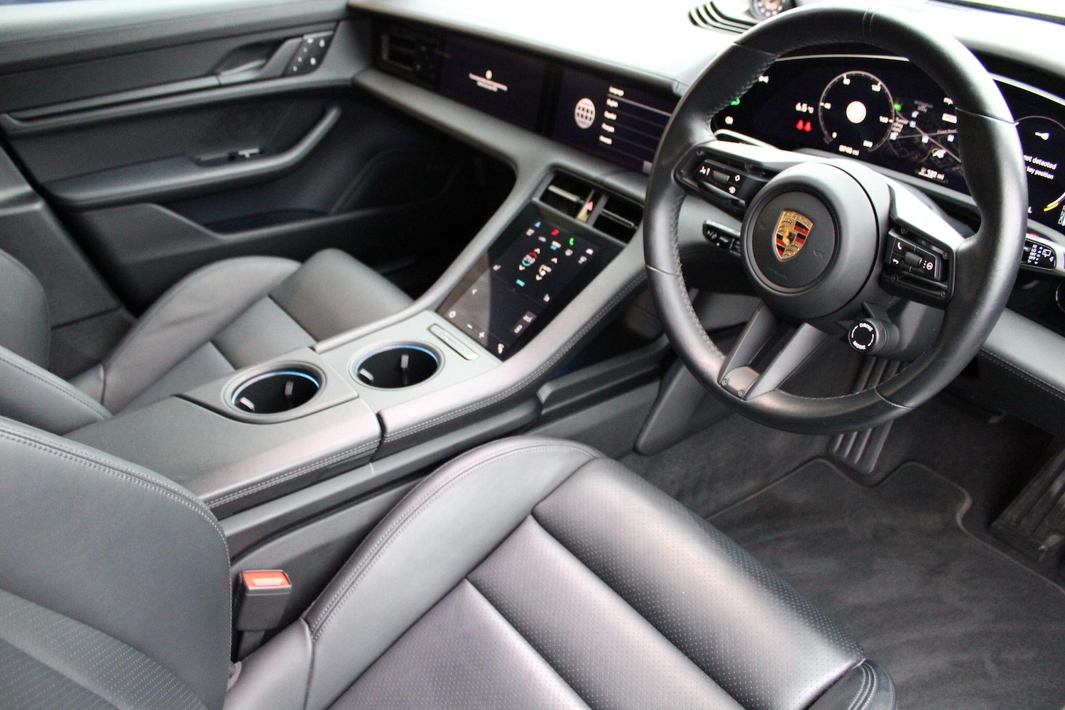 Used Porsche Taycan 2023 for sale - 77411717: Photo 11