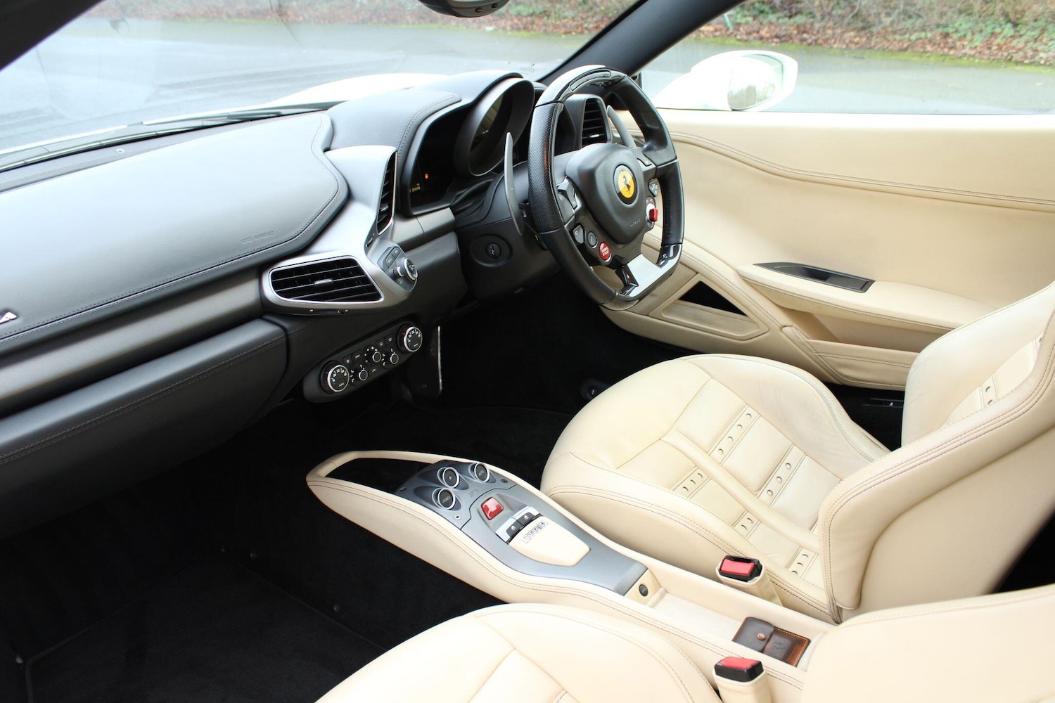 Used Ferrari 458 2015 for sale - 77074092: Photo 11