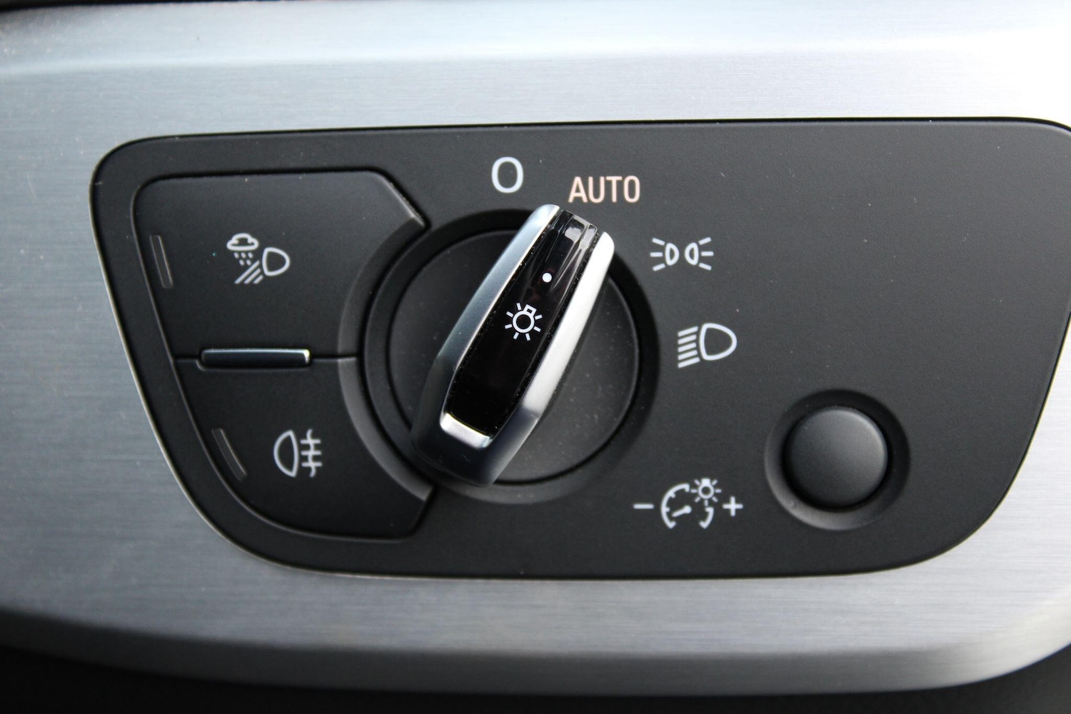 Used Audi A4 2017 for sale - 76656981: Photo 33