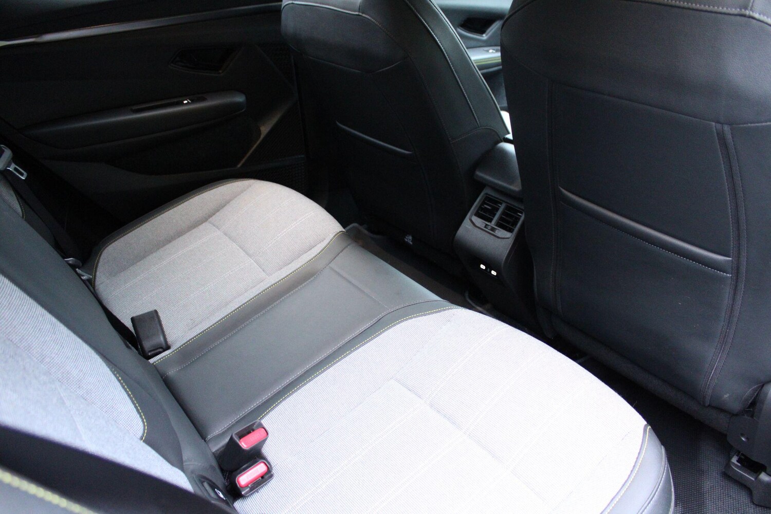 Used Renault Megane E Tech 2023 for sale - 76440962: Photo 16