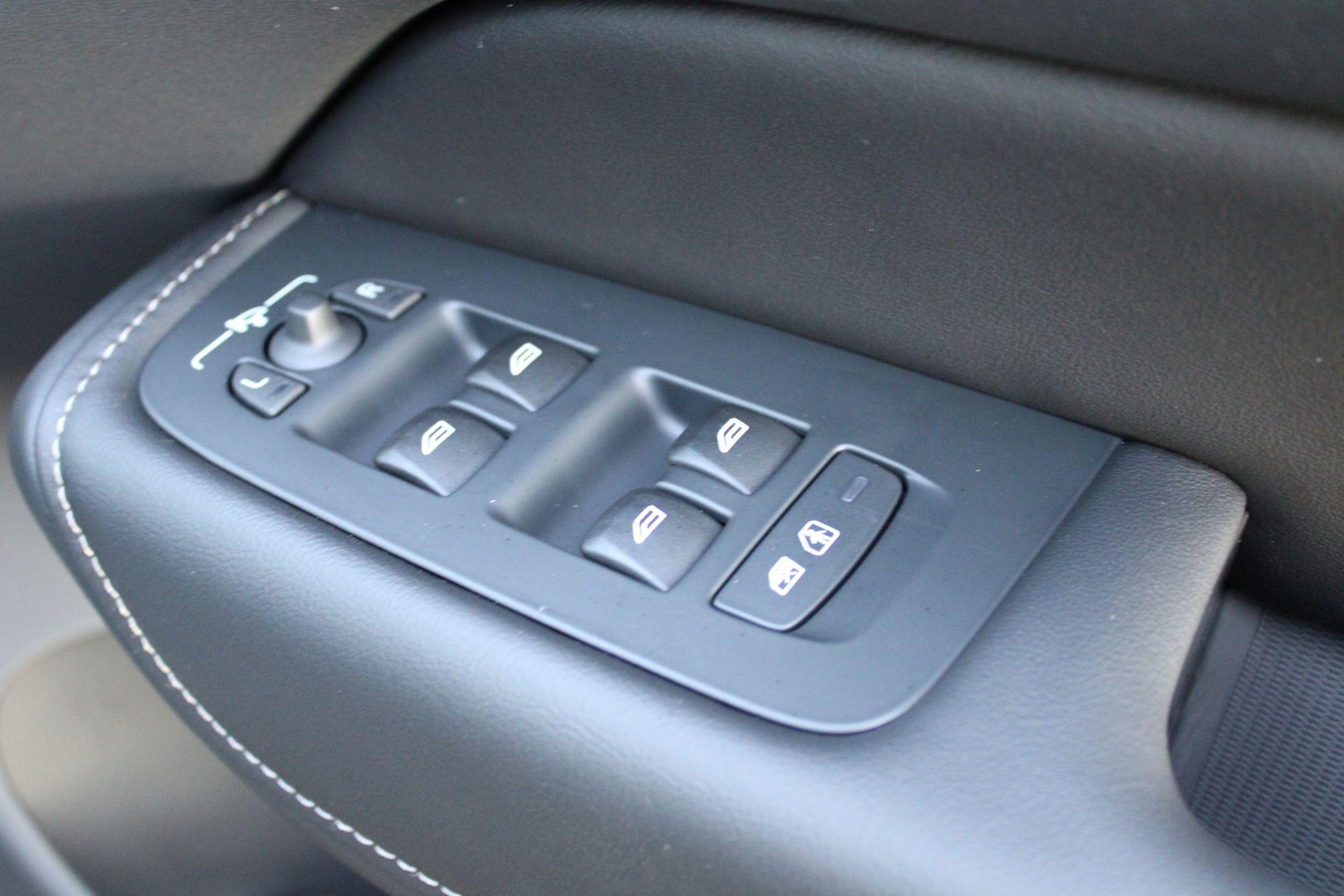 Used Volvo XC60 2024 for sale - 76936157: Photo 17