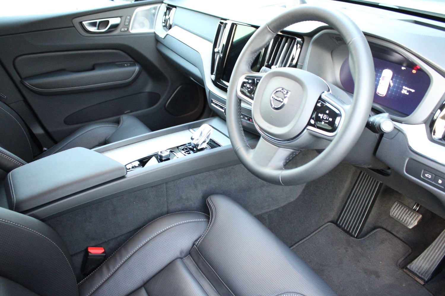 Used Volvo XC60 2024 for sale - 76936157: Photo 8