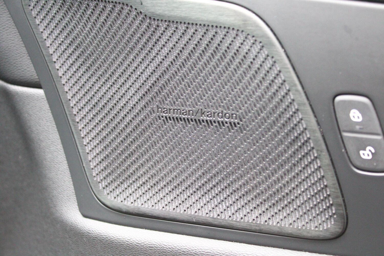 Used Volvo XC60 2019 for sale - 77441353: Photo 17