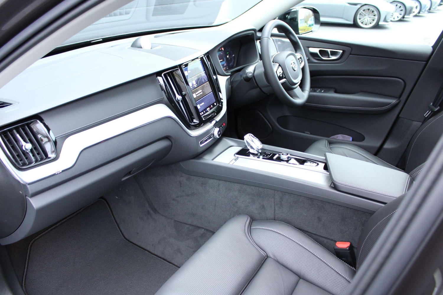 Used Volvo XC60 2024 for sale - 76953524: Photo 10