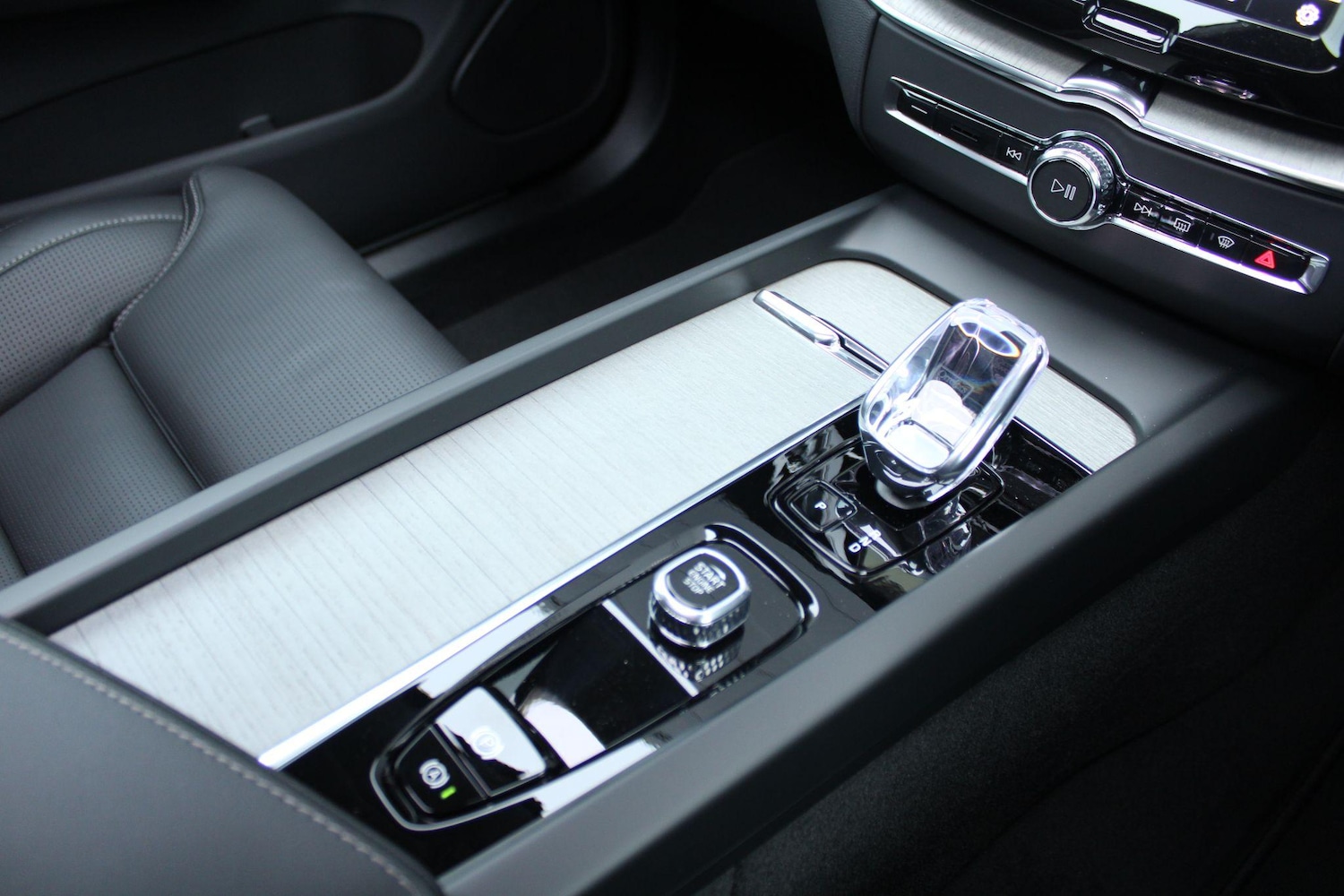 Used Volvo XC60 2024 for sale - 76953524: Photo 12