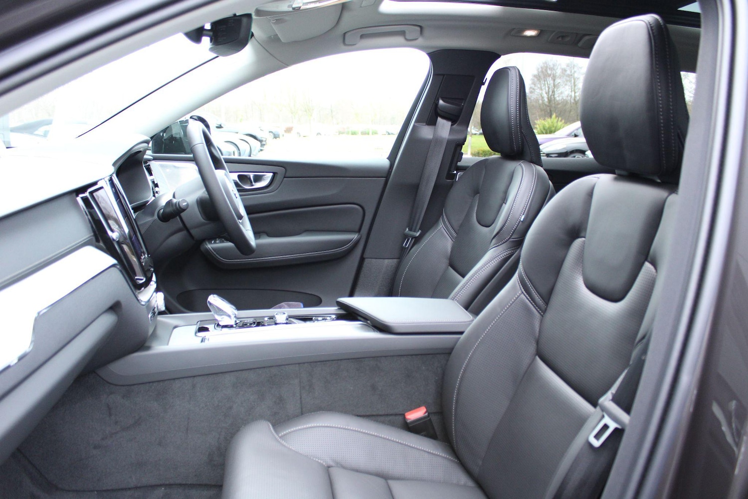 Used Volvo XC60 2024 for sale - 76953524: Photo 31