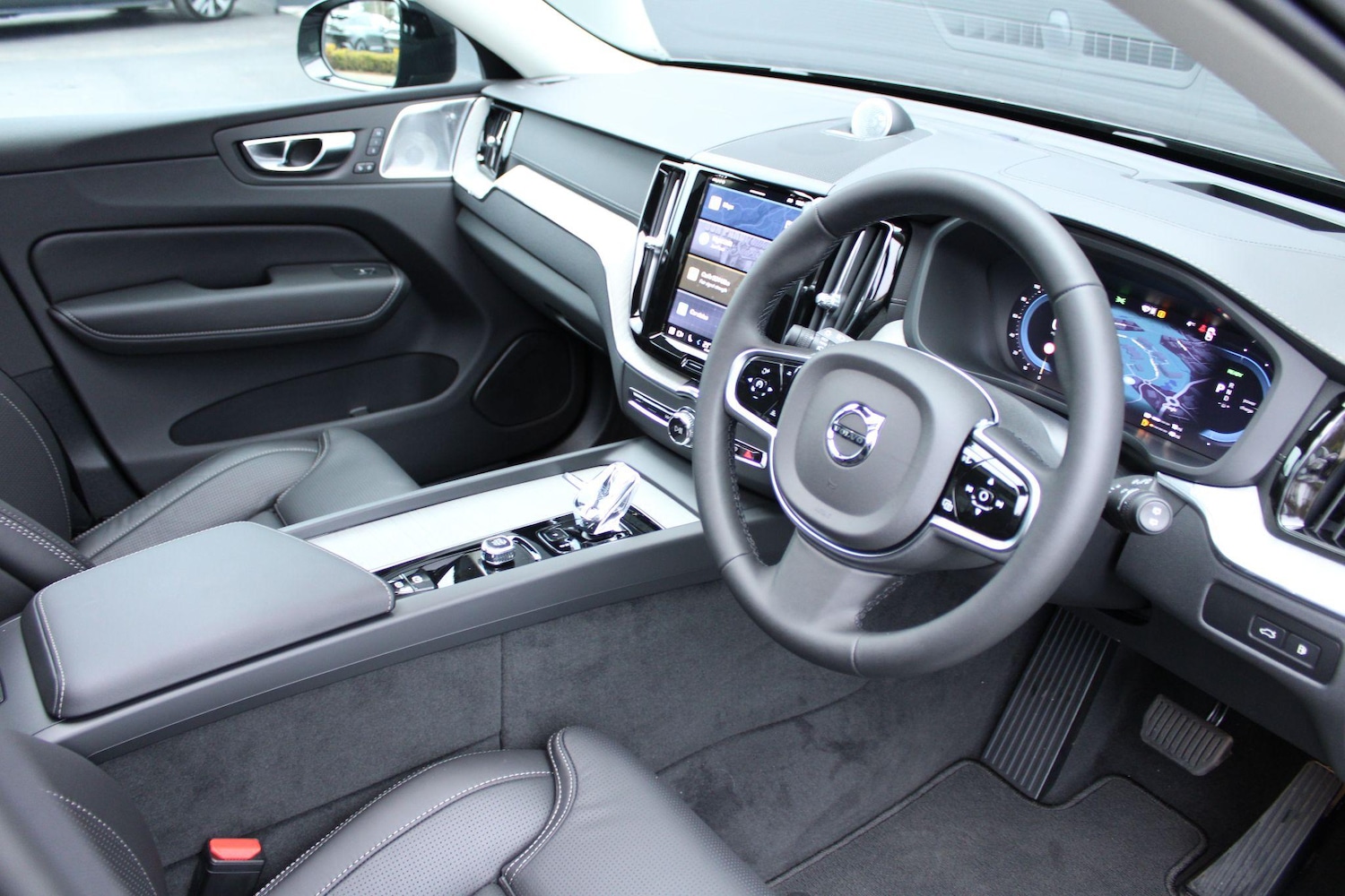 Used Volvo XC60 2024 for sale - 76953524: Photo 9