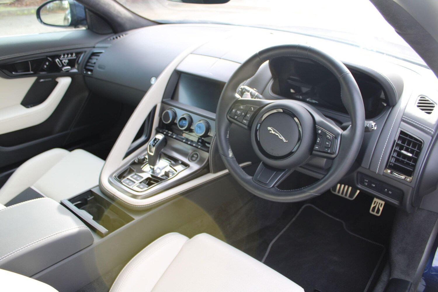 Used Jaguar F-Type for sale - 77710554: Photo 9