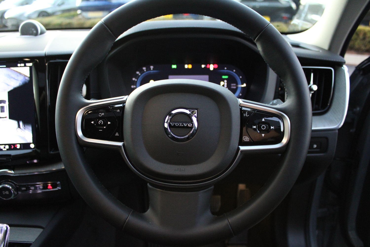 Used Volvo XC60 2024 for sale - 76408486: Photo 27