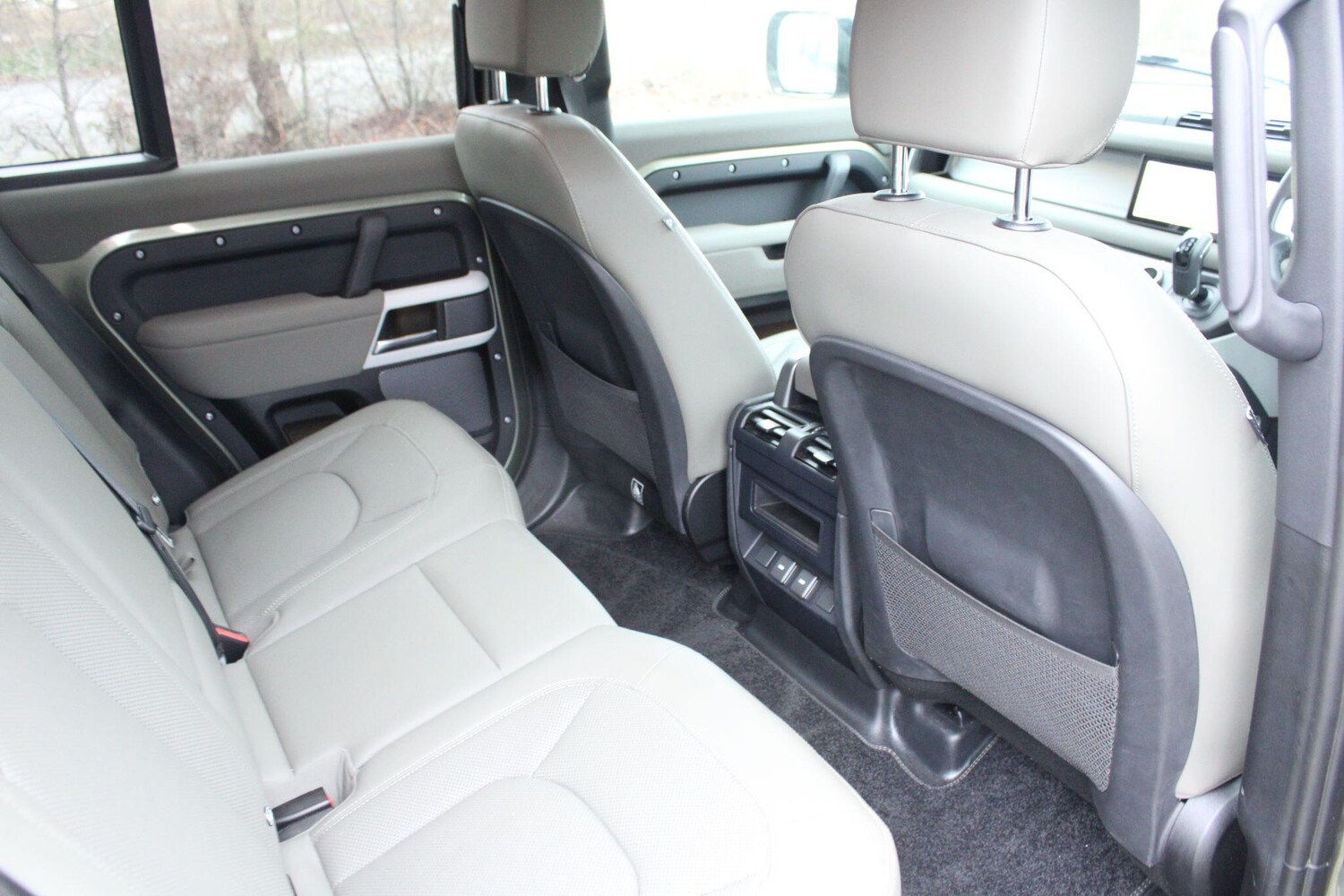 Used Land Rover Defender 2023 for sale - 77479308: Photo 11