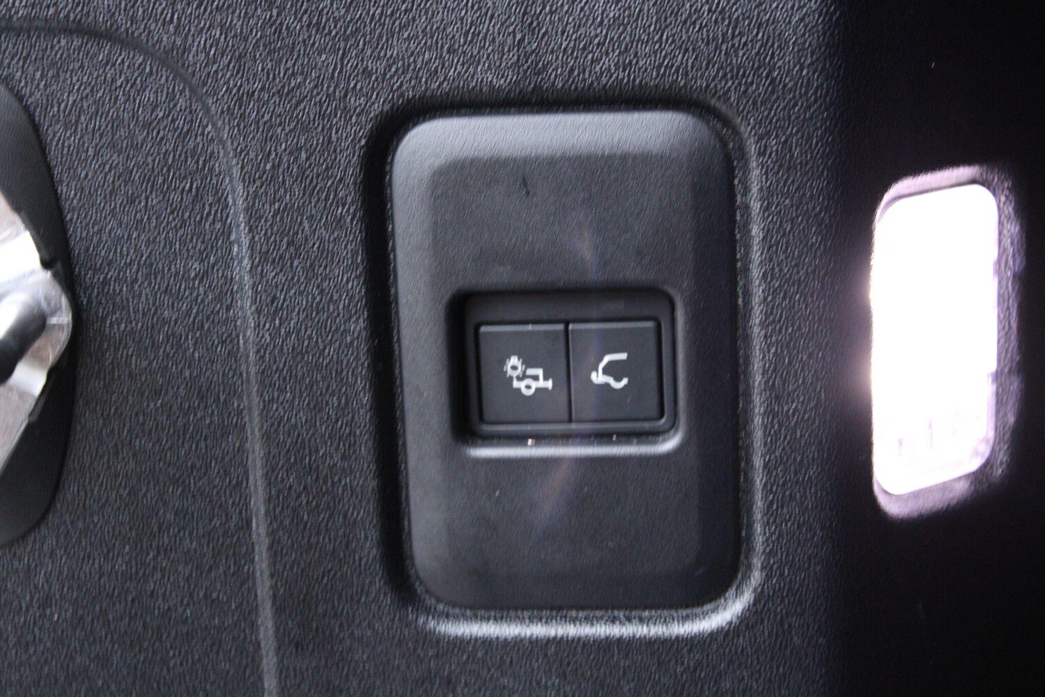 Used Land Rover Defender 2023 for sale - 77479308: Photo 17