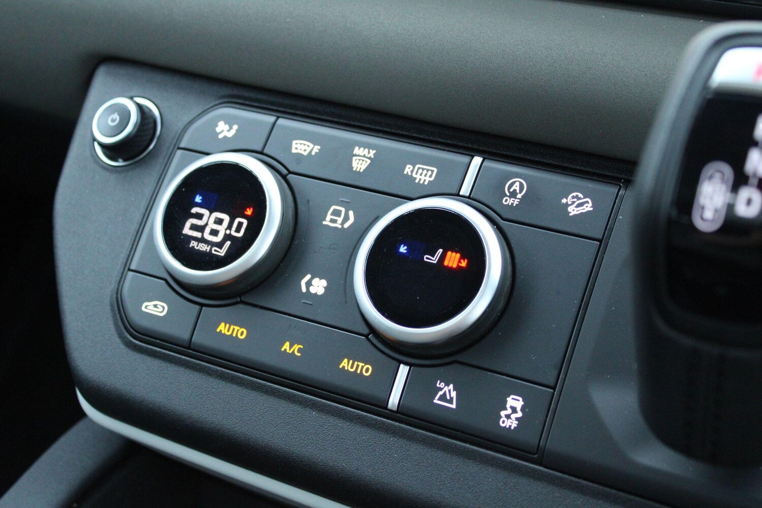 Used Land Rover Defender 2023 for sale - 77479308: Photo 19