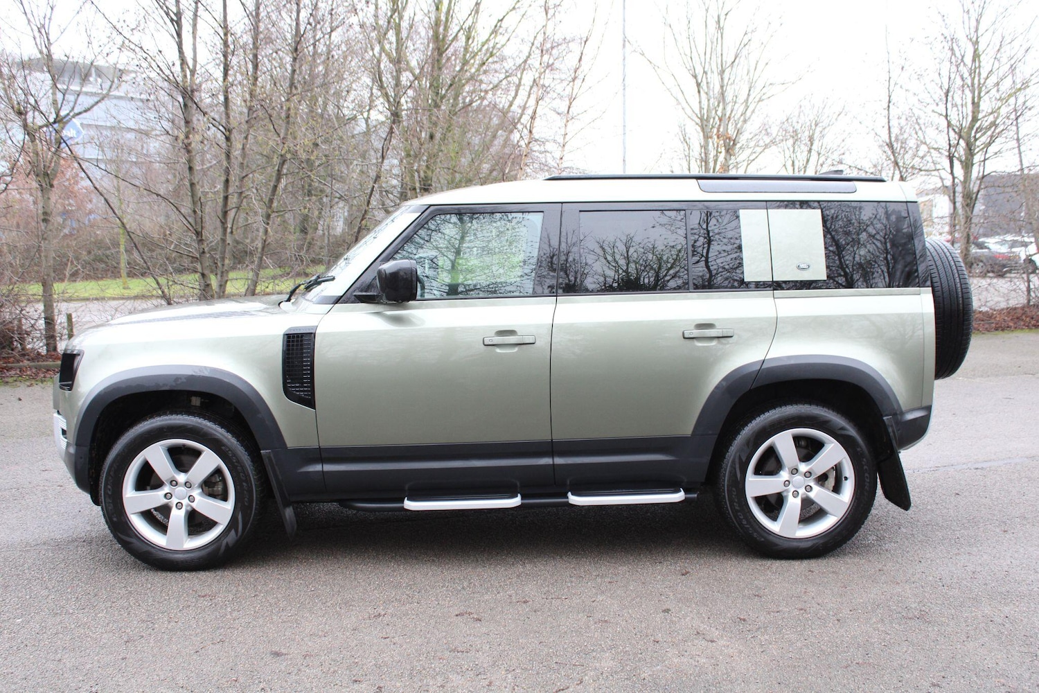 Used Land Rover Defender 2023 for sale - 77479308: Photo 5