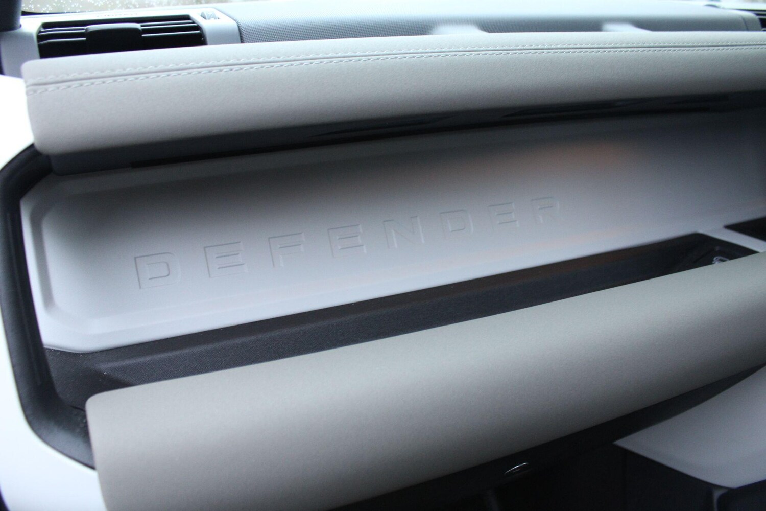 Used Land Rover Defender 2023 for sale - 77479308: Photo 55