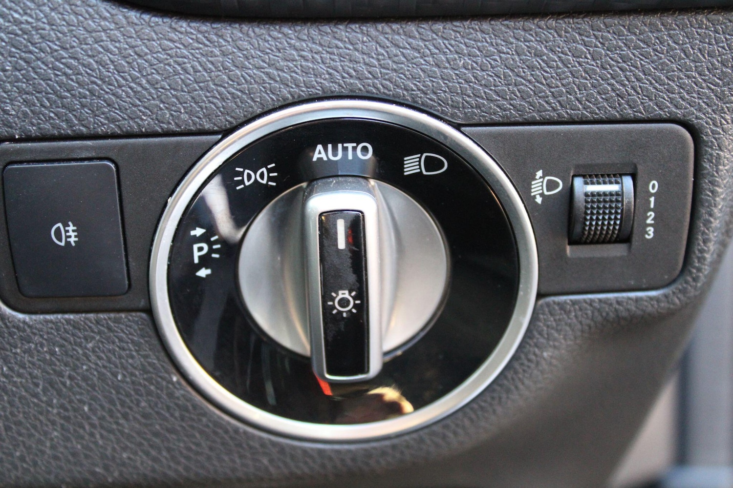 Used Mercedes-Benz A-Class for sale - 77215030: Photo 31