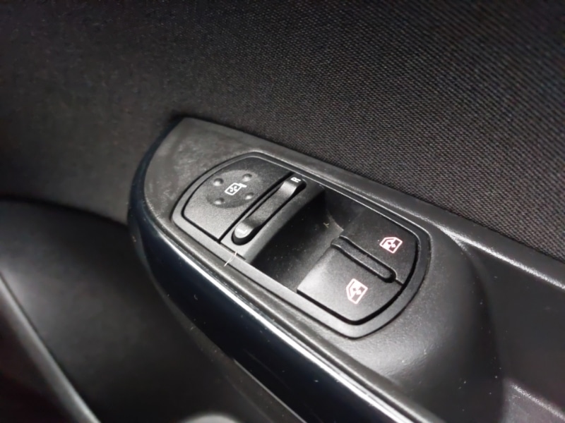 Used Vauxhall Corsa 2018 for sale - 77289929: Photo 18