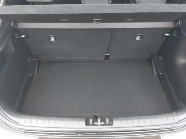 Used Kia Stonic 2023 for sale - 76264819: Photo 8